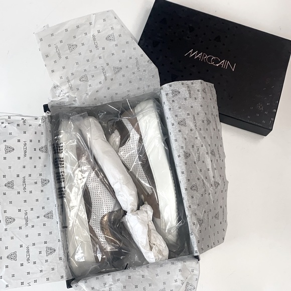 (LGSF) Marc Cain Article Sneaker Suede & Metallic Gold trim, Size 9, New in Box - Picture 7 of 10